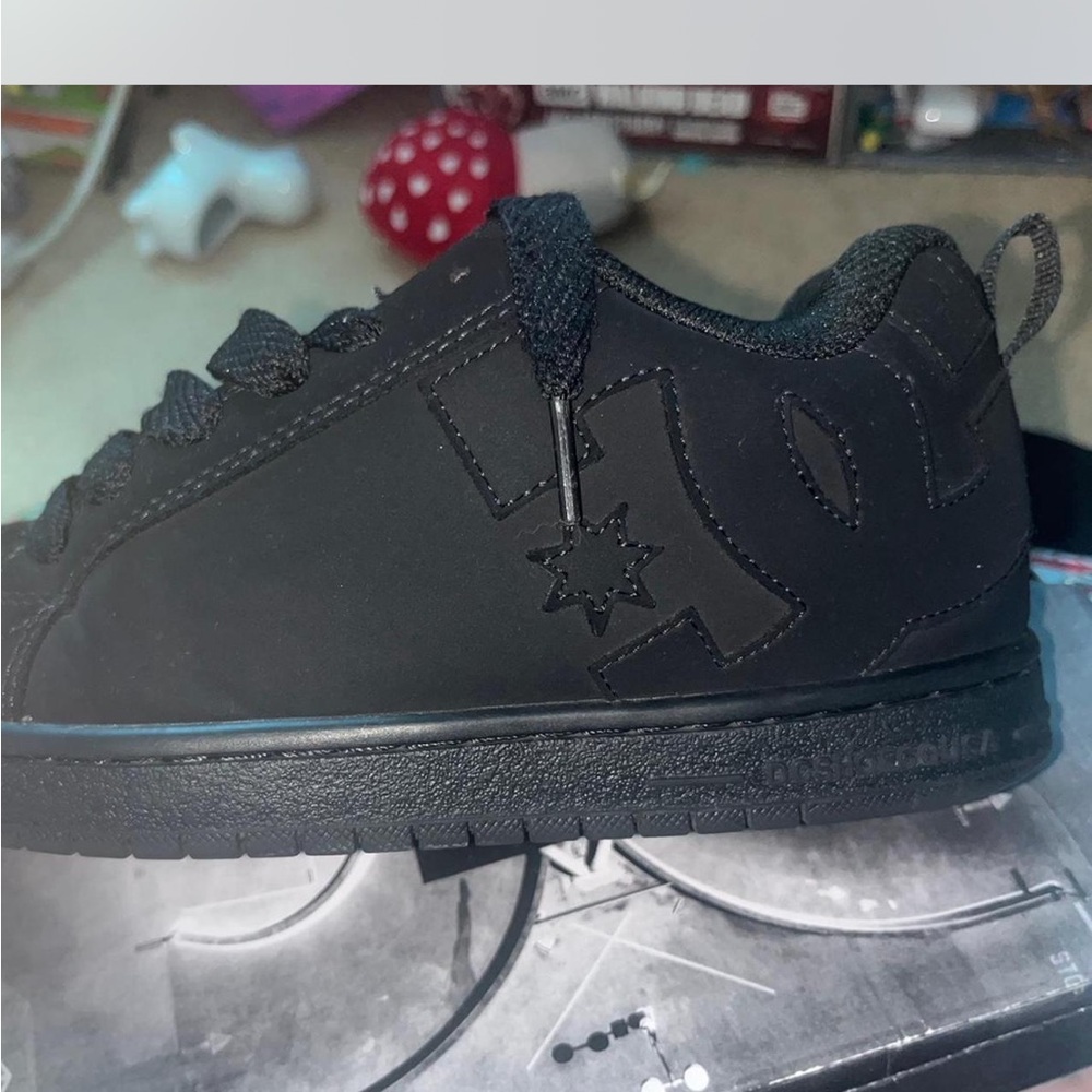 DC Black Sneakers